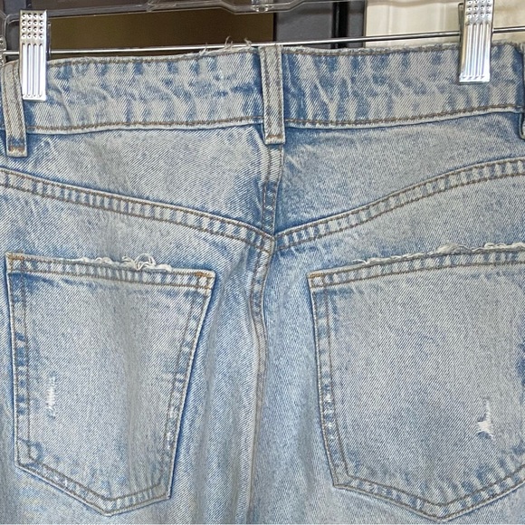 💙 ZARA Distressed Boyfriend Light Wash Jeans 8 - Picture 6 of 8